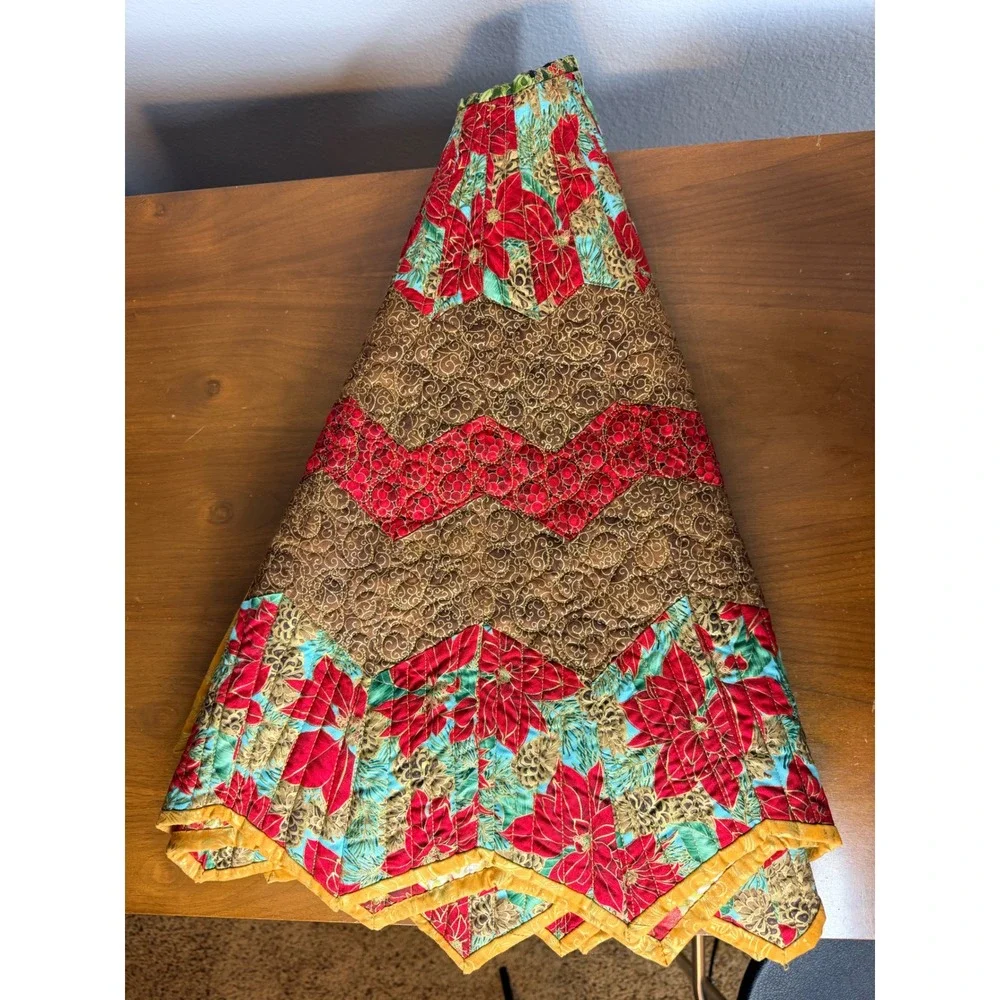 Quilted Christmas Tree‎ Skirt Reversible Poinsettia Pine Cone Red Green